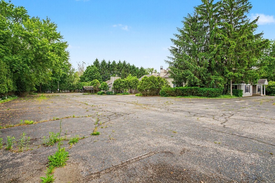More Photos Of 24460 Adams Rd, South Bend Restaurant For Sale