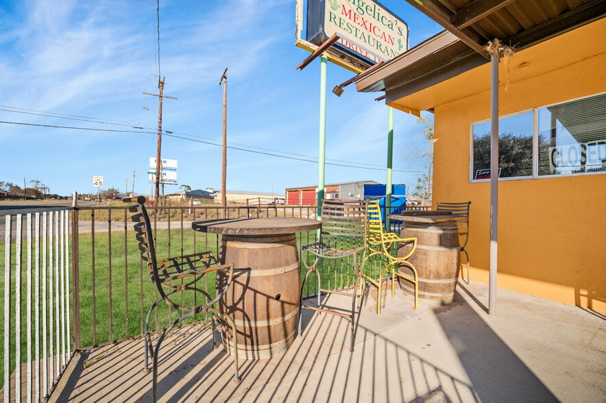 More Photos Of 1710 Second St, Pleasanton Restaurant For Sale