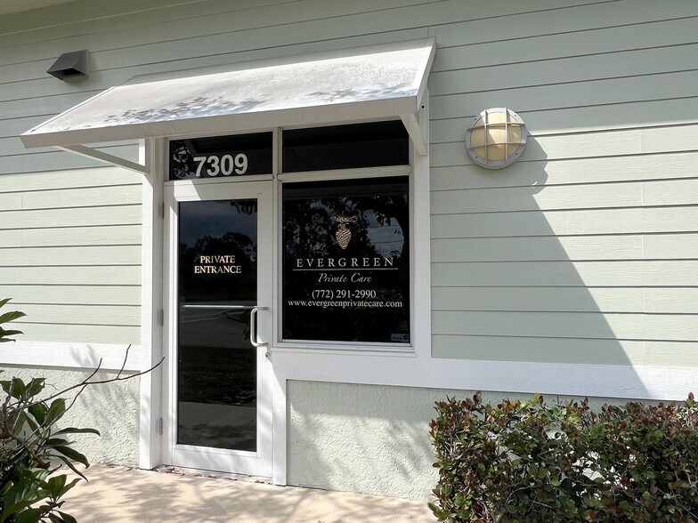More Photos Of 7301-7317 SW Gaines Ave, Stuart Office For Lease