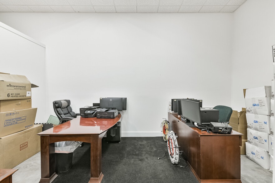 More Photos Of 7449 Wright Rd, Houston Manufacturing For Sale