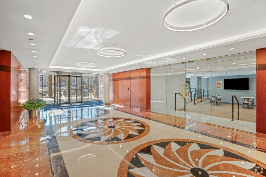 More Photos Of 1331 Pennsylvania Ave NW, Washington Office For Lease