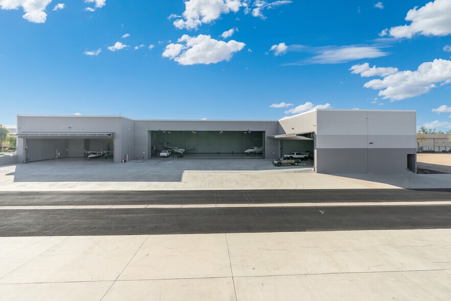 More Photos Of 22644 N 17th Ave, Phoenix Airplane Hangar For Sale