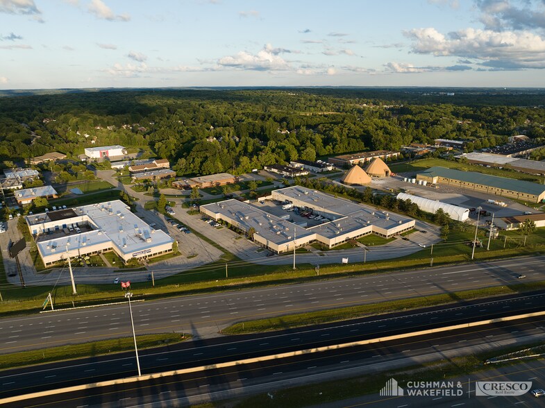 More Photos Of 4400 Renaissance Pky, Warrensville Heights Showroom For Lease