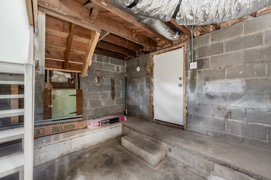 More Photos Of 1210 Market St, Charlestown Storefront For Lease