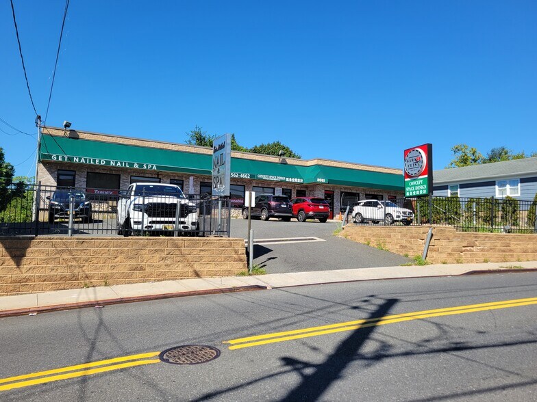 More Photos Of 3911 Amboy Rd, Staten Island Storefront For Lease