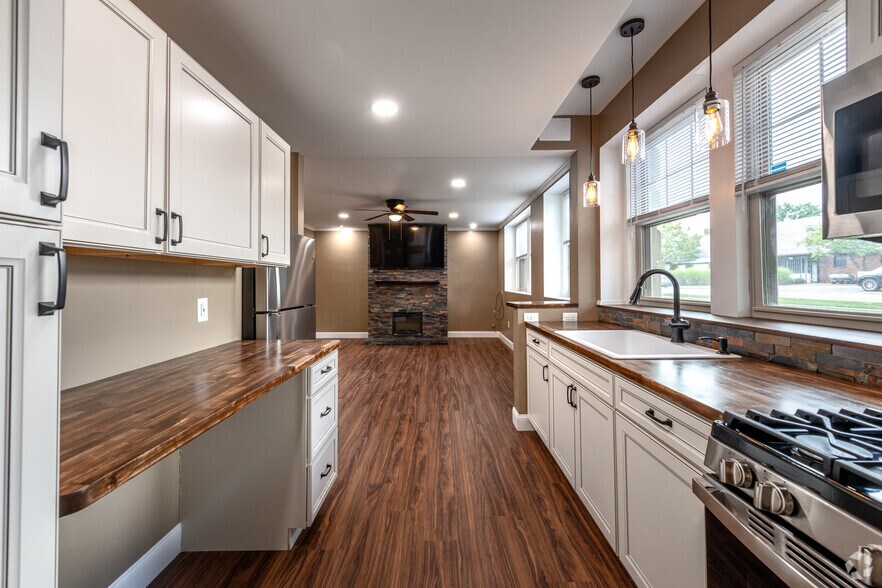 More Photos Of 218 Twin Oaks Rd, Akron Apartments For Sale