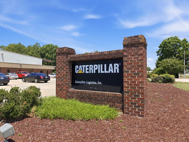 More Photos Of 1526 S Brightleaf Blvd, Smithfield Warehouse For Lease