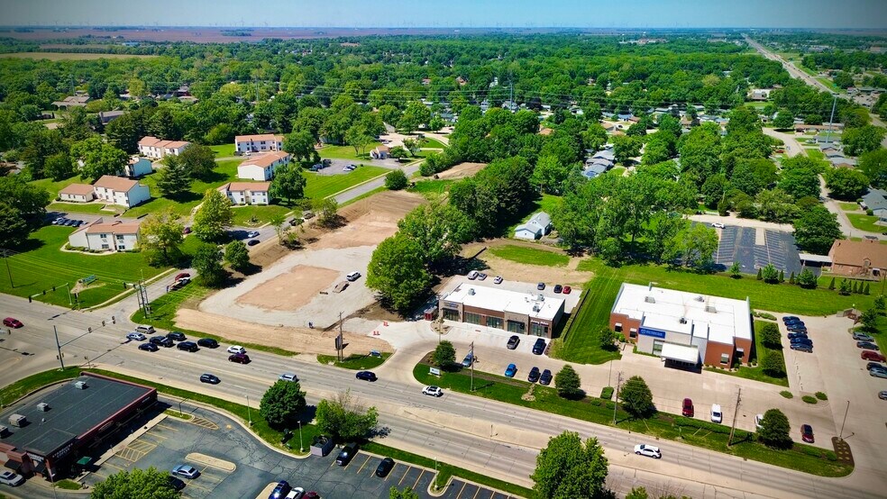More Photos Of 232 W Mound Rd, Decatur General Retail For Lease
