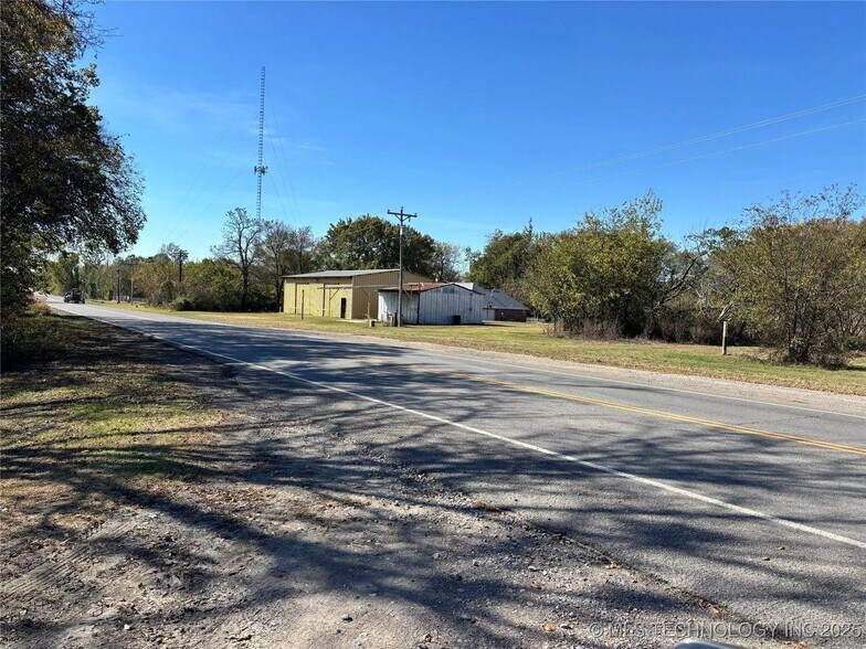 More Photos Of 6105 W 108th St S, Oktaha Service For Sale