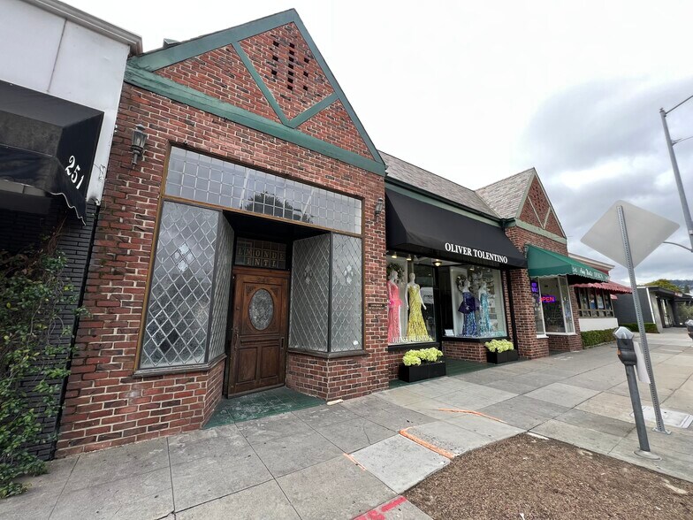 More Photos Of 245-251 S Robertson Blvd, Beverly Hills Storefront Retail Office For Lease