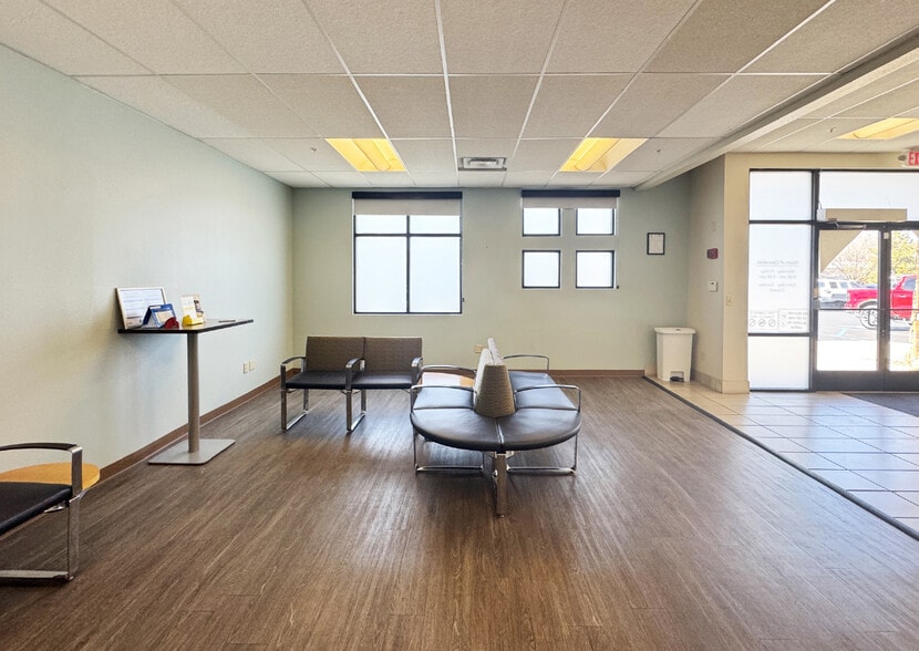 More Photos Of 2240 Grande SE, Rio Rancho Office For Sale