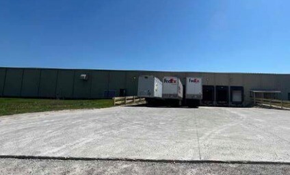More Photos Of 458 2nd Ave, Tiffin Manufacturing For Sale