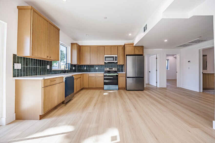 More Photos Of 2938 S Sycamore Ave, Los Angeles Apartments For Sale