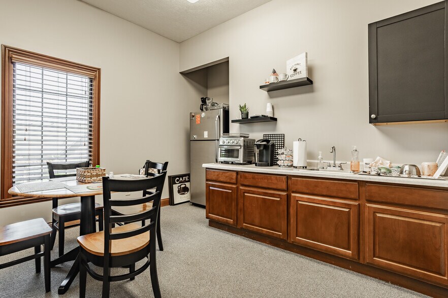 More Photos Of 698 Oldefield Commons Dr, Greenwood Medical For Sale