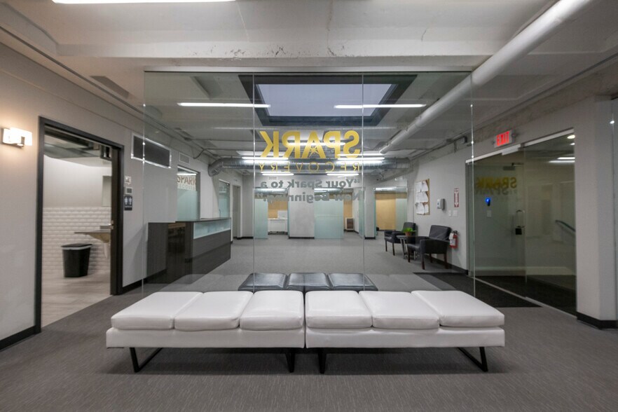 More Photos Of 2375 W University Ave, Saint Paul Office For Lease