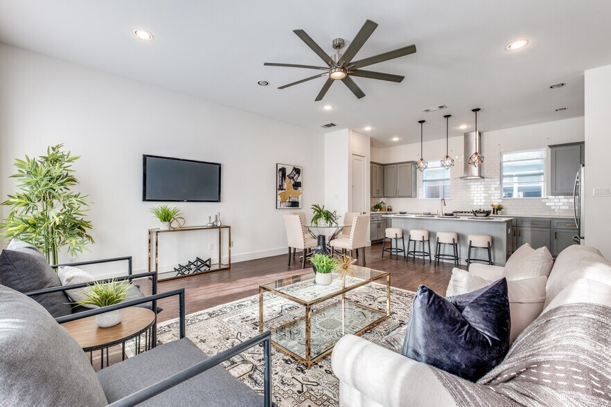 More Photos Of 2513 El Camino Ln, Dallas Specialty For Sale