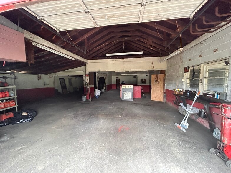 More Photos Of 27348 NC Highway 125, Scotland Neck Auto Repair For Sale