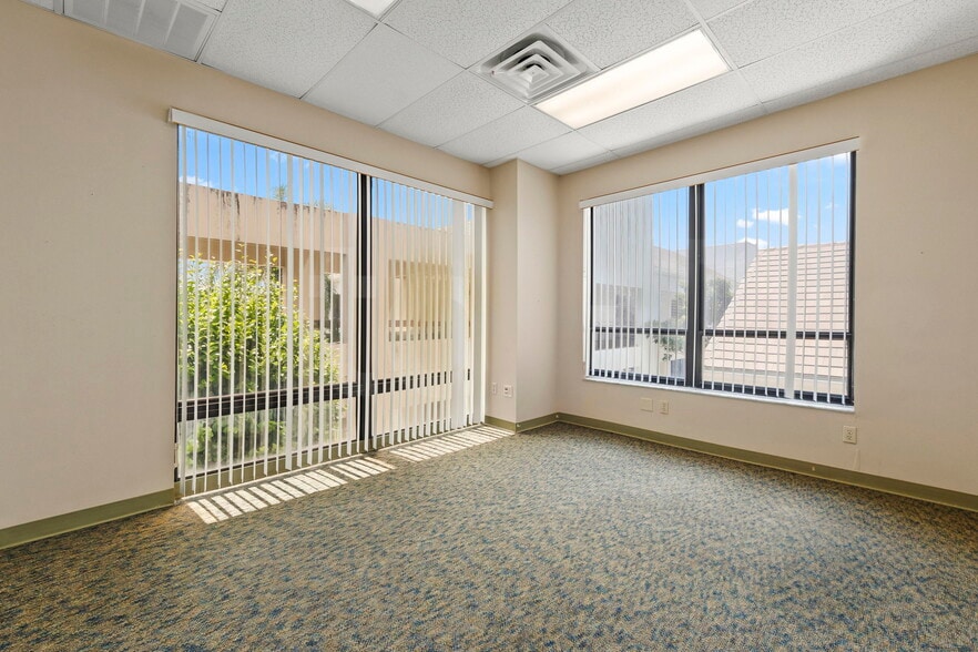 More Photos Of 900 SE Ocean Blvd, Stuart Medical For Sale