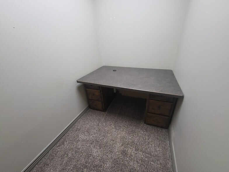 More Photos Of 3938 E 240 North, Rigby Warehouse For Lease