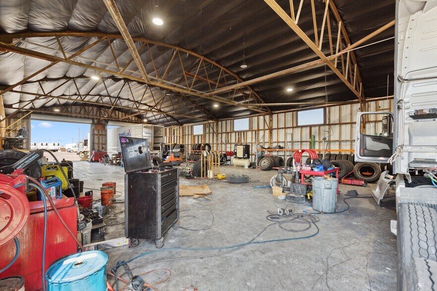More Photos Of 4451 N Brawley Ave, Fresno Warehouse For Sale