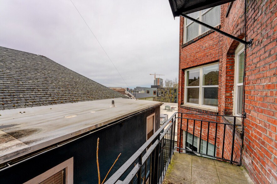 More Photos Of 1429 SW 14th Ave, Portland Apartments For Sale