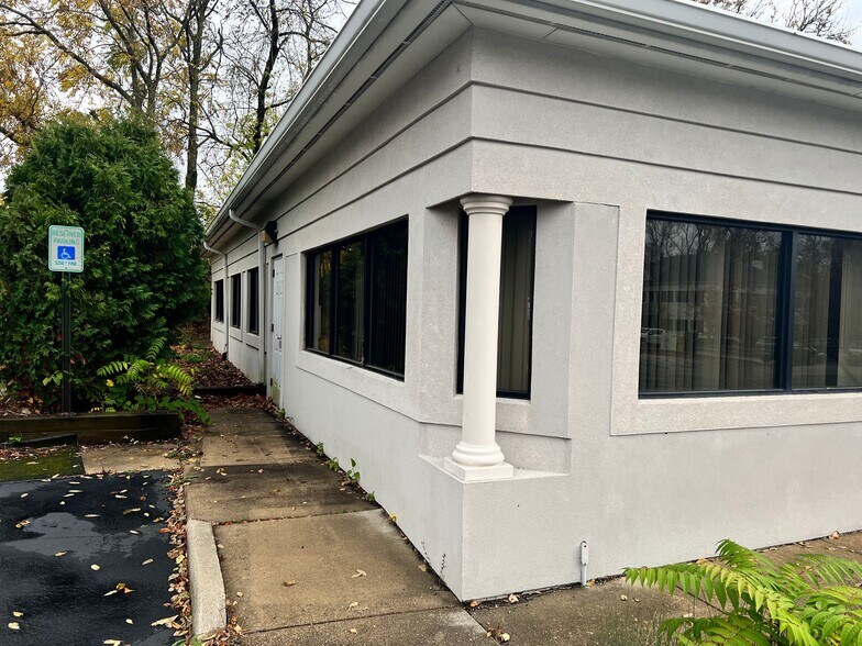 More Photos Of 6711 Monroe St, Sylvania Office For Sale