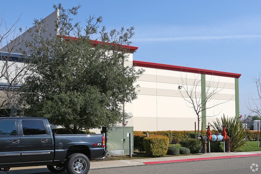 More Photos Of 1400 Venture Ln, Turlock Warehouse For Lease