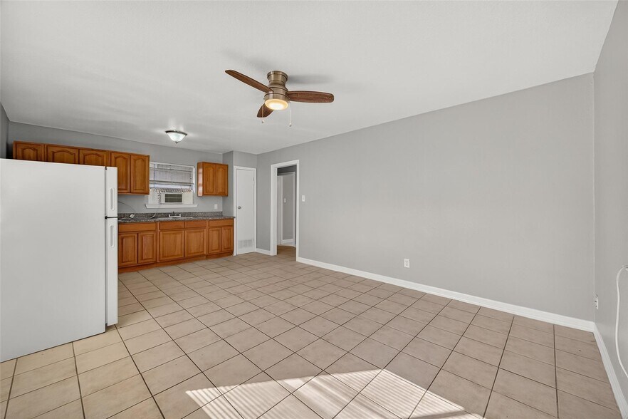 More Photos Of 8814 Manus St, Houston Apartments For Sale