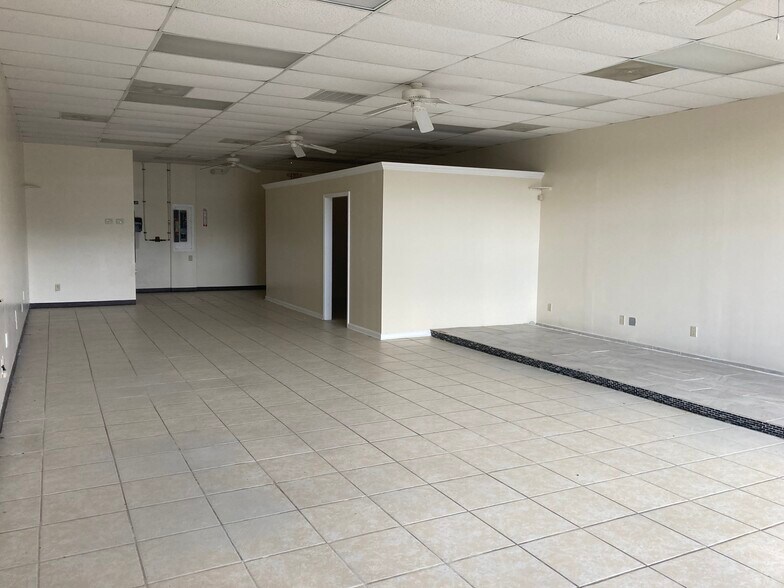 More Photos Of 722-730 S Horner Blvd, Sanford General Retail For Lease