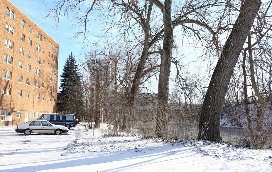 More Photos Of 295 W Market St, Warren Apartments For Sale