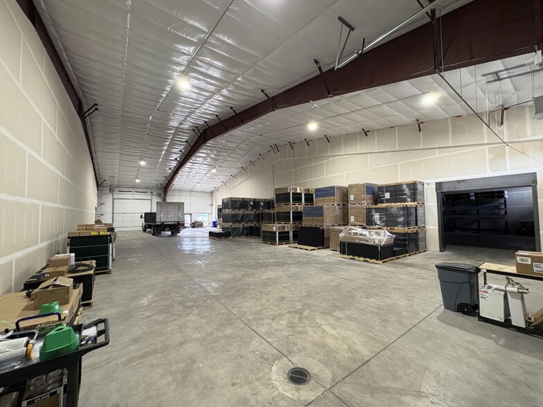 More Photos Of 9950 Longacres Ln, Missoula Distribution For Lease