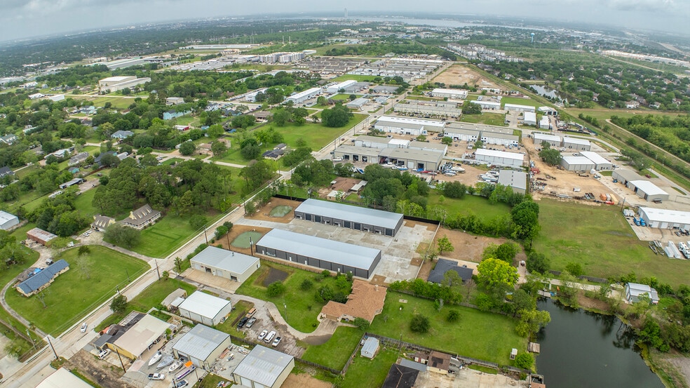More Photos Of 2317 Anders Ln, Kemah Unknown For Lease