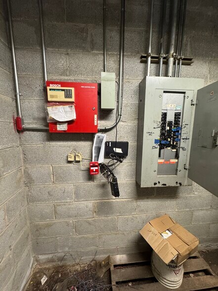 More Photos Of 3440 11th St, Astoria Manufacturing For Sale