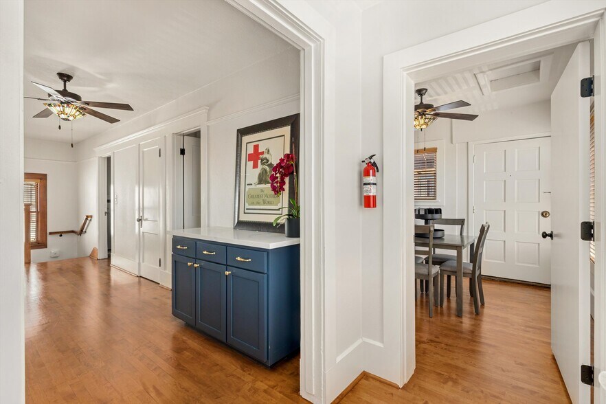 More Photos Of 106 Thorn St, San Diego Office Residential For Sale