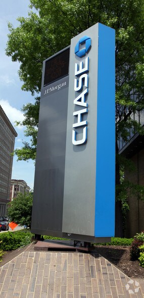 More Photos Of 1000 Fifth Ave, Huntington Medical For Lease