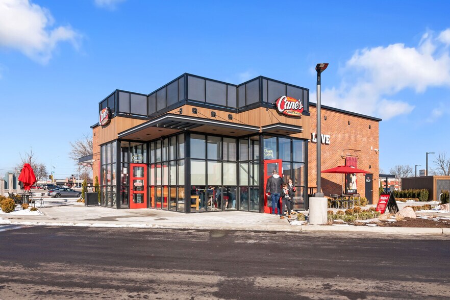 Primary Photo Of 3030 Milton Ave, Janesville Fast Food For Sale