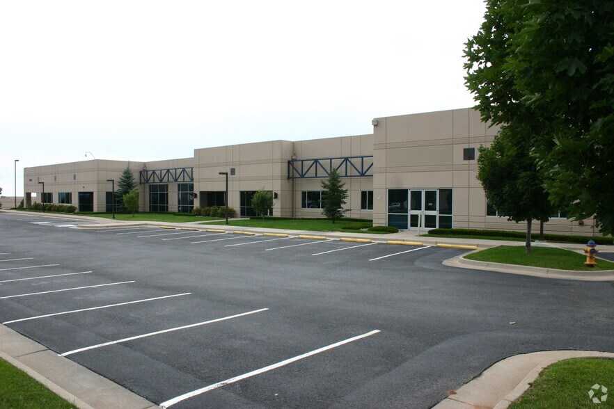 More Photos Of 4920 Centennial Blvd, Colorado Springs Office For Sale