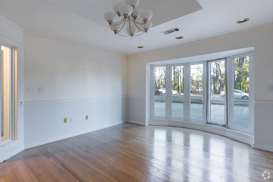 More Photos Of 3136 Clairmont Rd NE, Brookhaven Medical For Sale