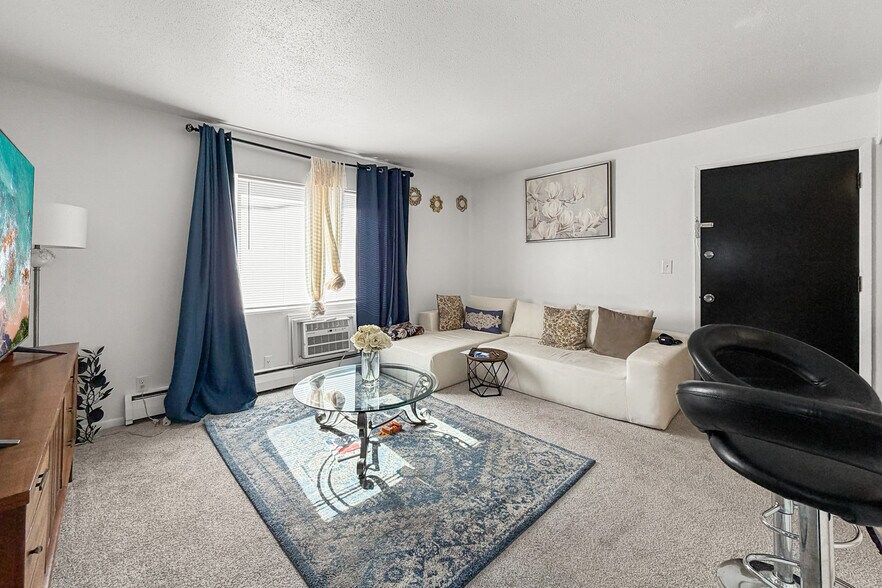 More Photos Of 206 NW State St, Ankeny Apartments For Sale