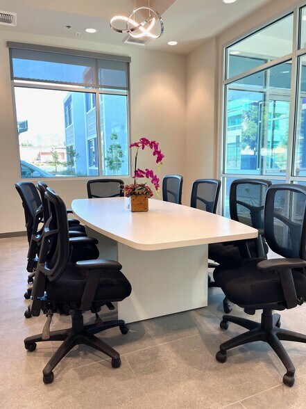 More Photos Of 980 W 6th St, Ontario Office For Lease