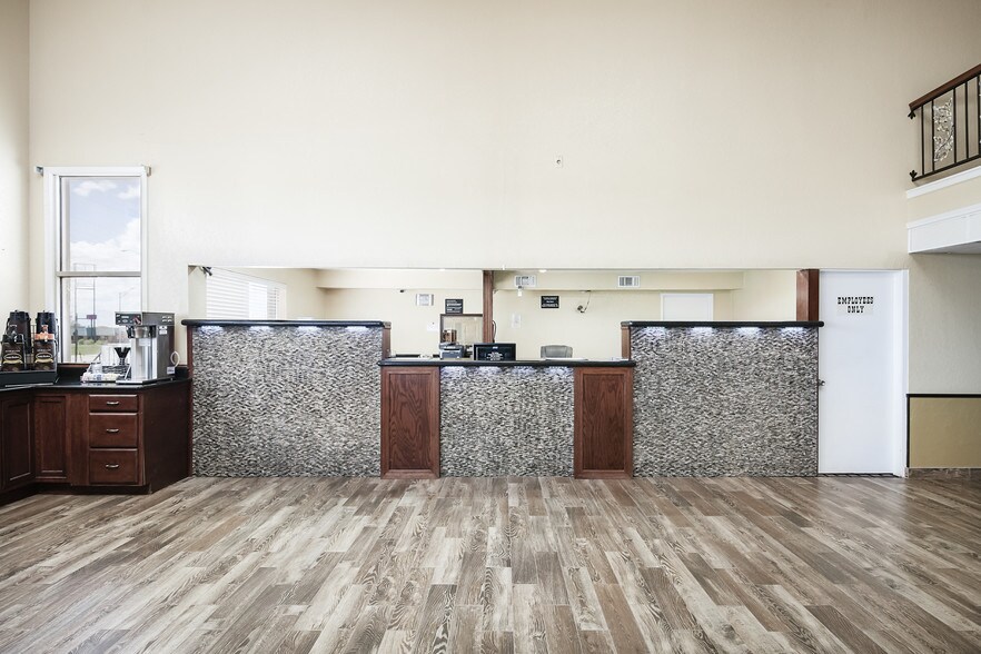 More Photos Of 2801 E Highway 66, Elk City Hotel For Sale