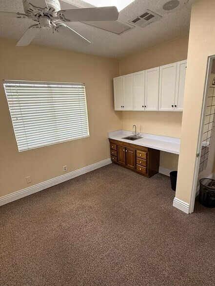 More Photos Of 1500 E Katella Ave, Orange Medical For Lease