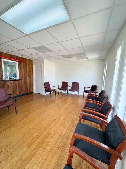 More Photos Of 3630 Almazan Dr, Dallas Medical For Lease