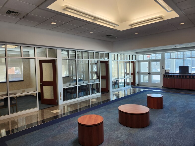 More Photos Of 1600 Sumneytown Pike, Lansdale Bank For Lease