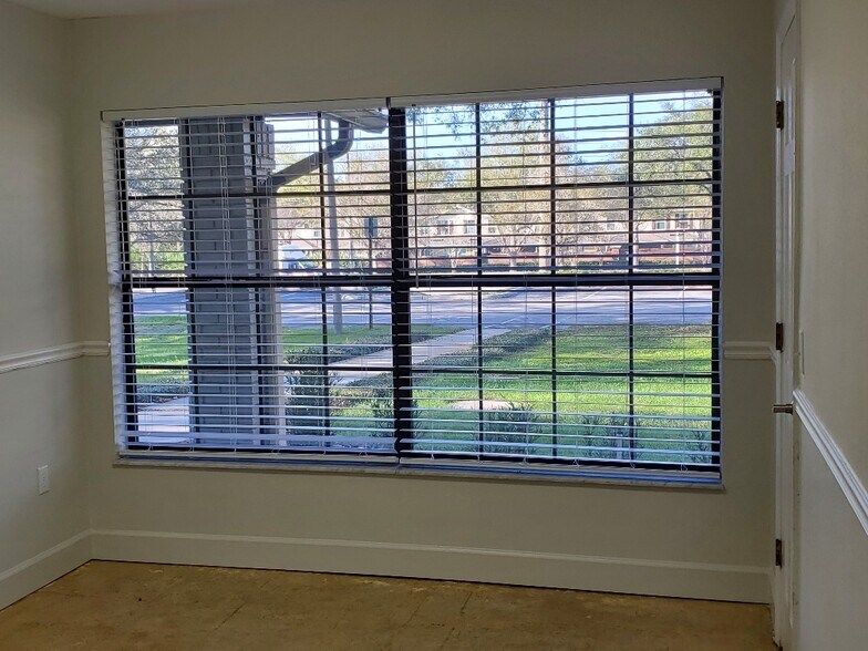More Photos Of 113 W Chapman Rd, Oviedo Office For Lease