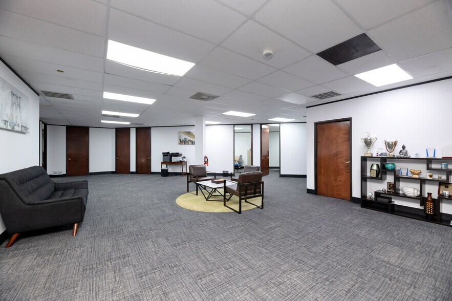 More Photos Of 1610 Corporate Ct, Irving Office For Lease