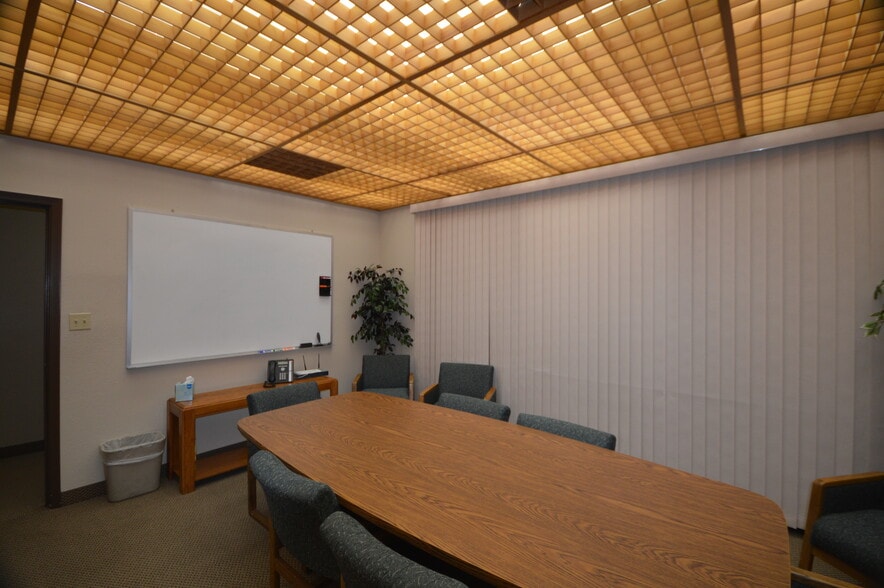 More Photos Of 8433 N Black Canyon Fwy, Phoenix Office For Lease