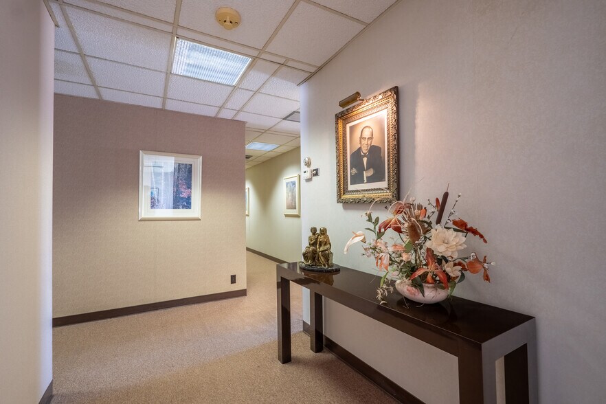 More Photos Of 202 8th St, Vineland Office For Sale
