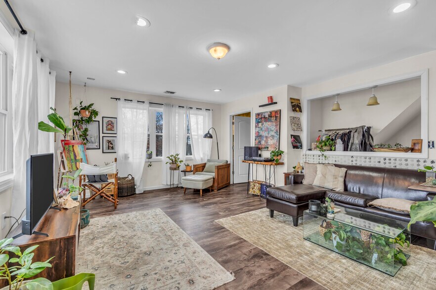 More Photos Of 59 N Main St, Manahawkin Freestanding For Sale