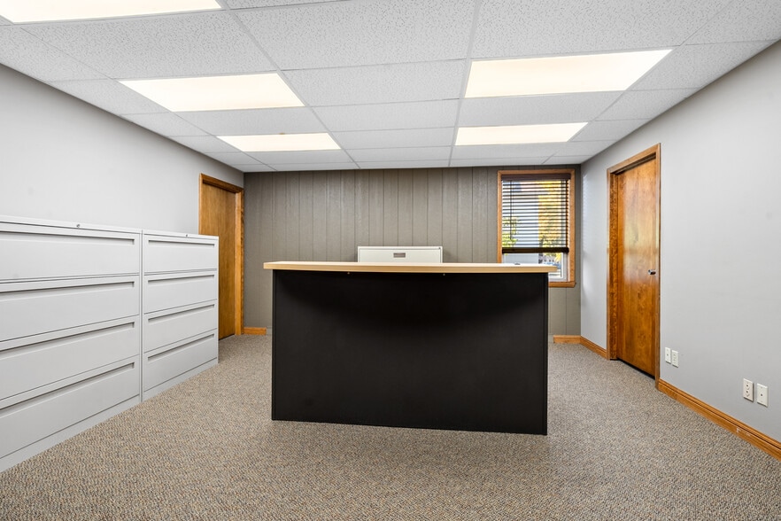 More Photos Of 828 Cherry St, Green Bay Office Residential For Sale